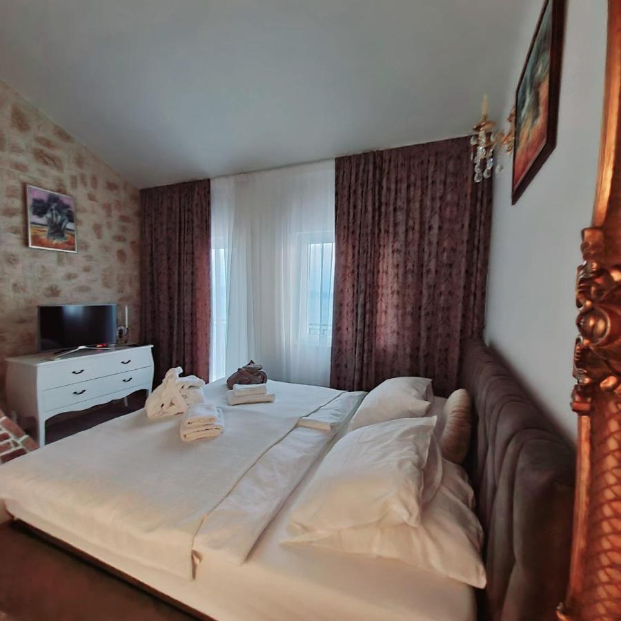 Sea View Luxury Apart Hotel Villa Conte With Swiming Pool And Romantic Spa Podstrana Dış mekan fotoğraf