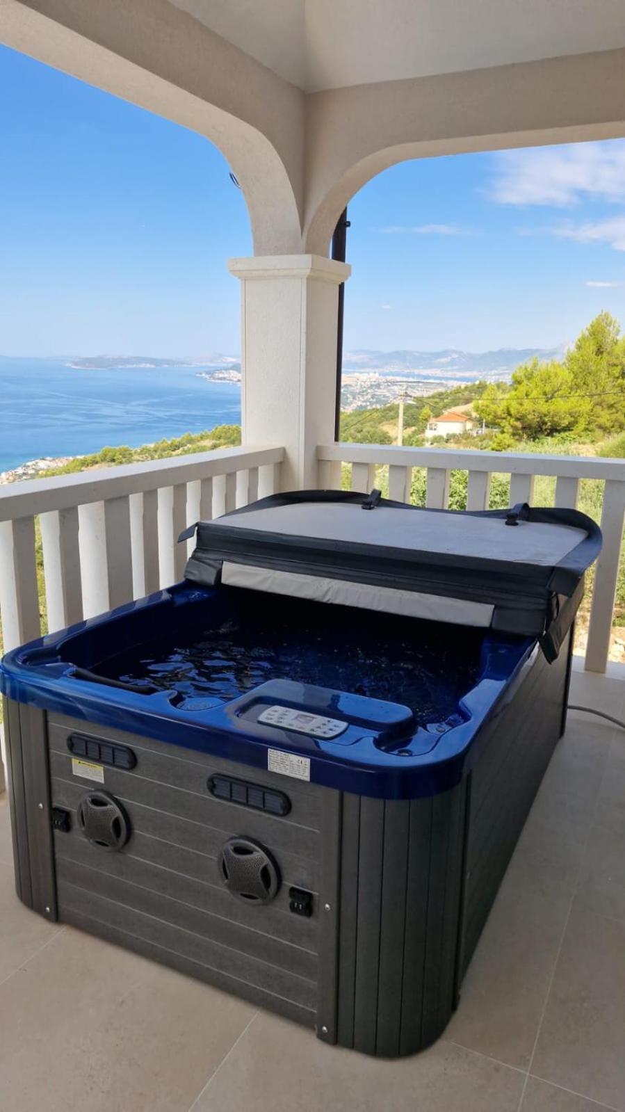 Sea View Luxury Apart Hotel Villa Conte With Swiming Pool And Romantic Spa Podstrana Dış mekan fotoğraf