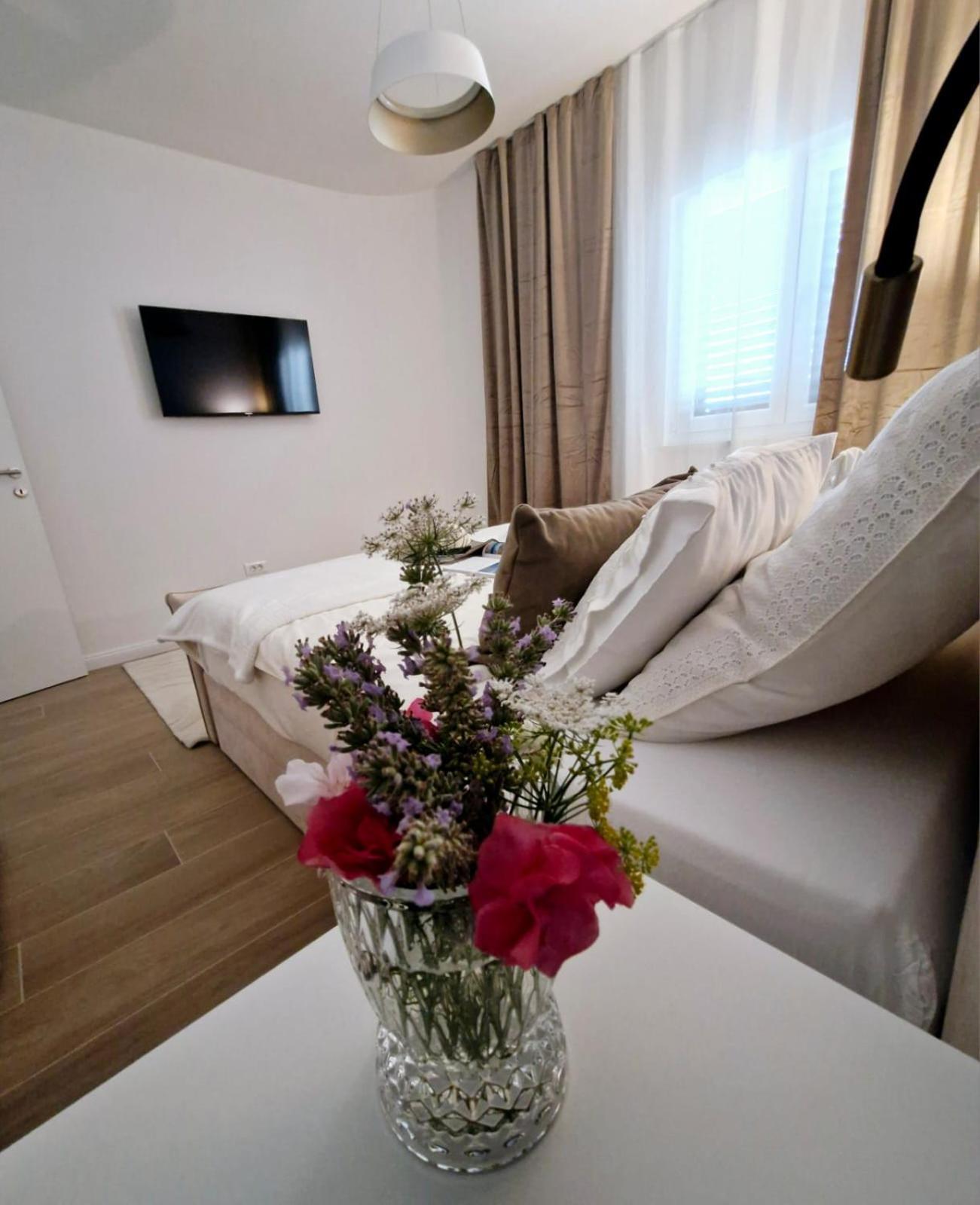 Sea View Luxury Apart Hotel Villa Conte With Swiming Pool And Romantic Spa Podstrana Dış mekan fotoğraf